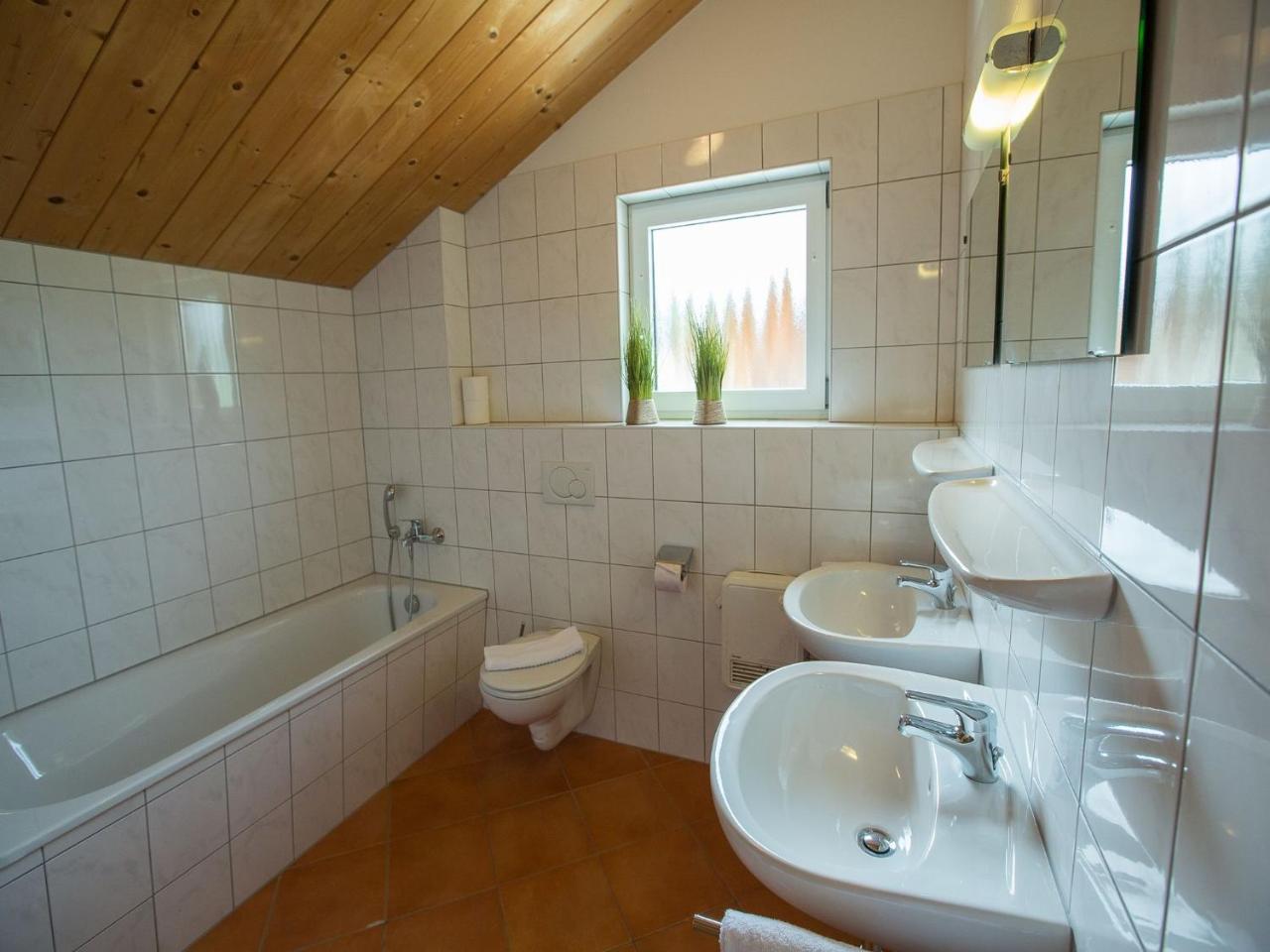 Вілла Chalet In Annaberg-Lungoetz With Shared Sauna Екстер'єр фото